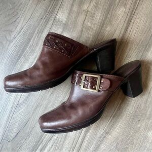 CLARKS Bendables Brown Leather Mules Clogs Buckle Braided Platform Shoes